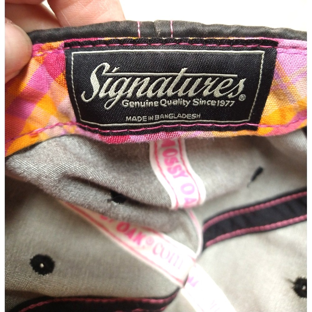 womens‎ MOSSY OAK distressed cap, black w colorfull plaid on bottom - Picture 7 of 10